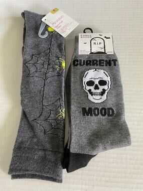 2 PAIR SPIDER WEBS SKULL  HALLOWEEN SOCKS NEW